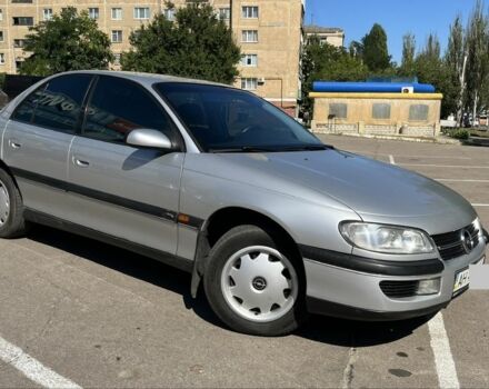 Сірий Опель Омега, об'ємом двигуна 2 л та пробігом 205 тис. км за 2150 $, фото 1 на Automoto.ua
