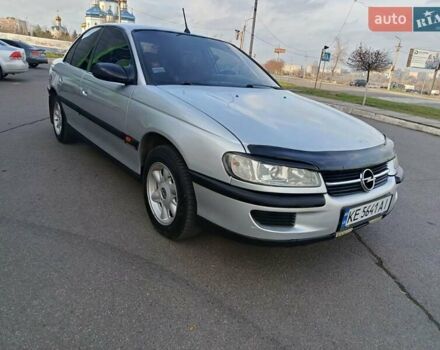 Серый Опель Омега, объемом двигателя 1.99 л и пробегом 300 тыс. км за 2650 $, фото 21 на Automoto.ua