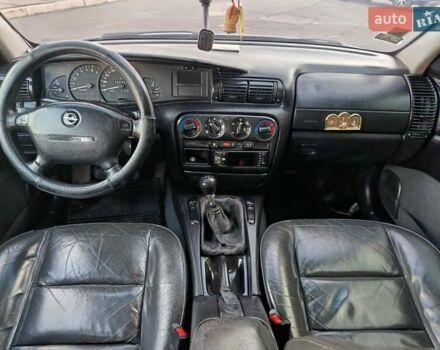 Серый Опель Омега, объемом двигателя 1.99 л и пробегом 300 тыс. км за 2650 $, фото 27 на Automoto.ua