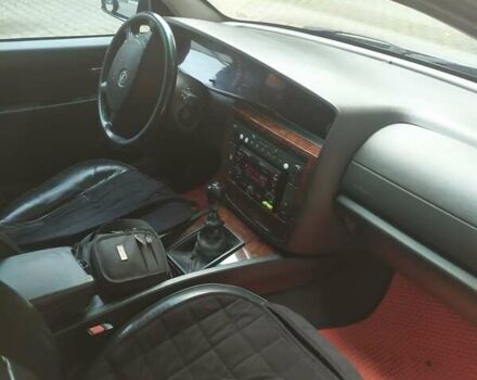 Сірий Опель Омега, об'ємом двигуна 2.5 л та пробігом 306 тис. км за 3500 $, фото 4 на Automoto.ua