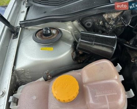 Сірий Опель Омега, об'ємом двигуна 2.2 л та пробігом 280 тис. км за 2350 $, фото 18 на Automoto.ua