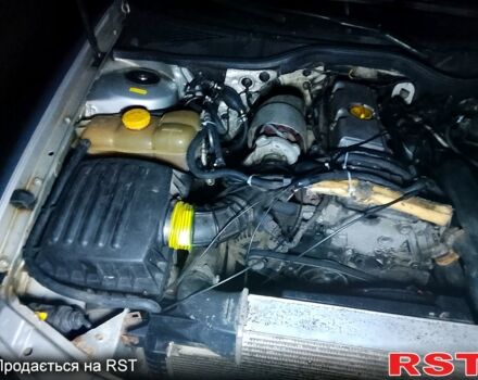 Сірий Опель Омега, об'ємом двигуна 2.2 л та пробігом 384 тис. км за 2000 $, фото 1 на Automoto.ua