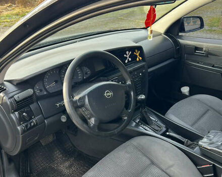 Сірий Опель Омега, об'ємом двигуна 2.2 л та пробігом 325 тис. км за 2200 $, фото 6 на Automoto.ua