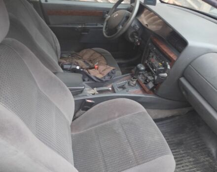 Серый Опель Омега, объемом двигателя 10 л и пробегом 150 тыс. км за 3500 $, фото 6 на Automoto.ua