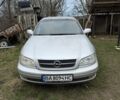 Сірий Опель Омега, об'ємом двигуна 2 л та пробігом 300 тис. км за 4699 $, фото 1 на Automoto.ua