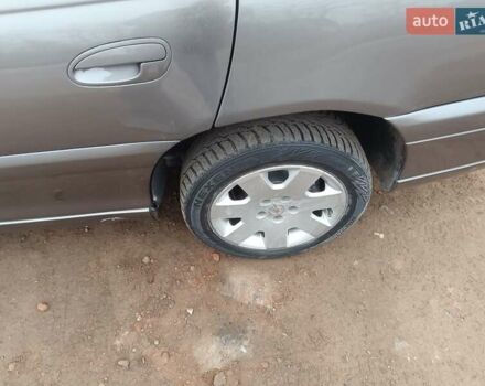 Серый Опель Омега, объемом двигателя 2.2 л и пробегом 379 тыс. км за 2800 $, фото 3 на Automoto.ua