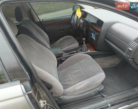 Серый Опель Омега, объемом двигателя 2.2 л и пробегом 379 тыс. км за 2800 $, фото 21 на Automoto.ua