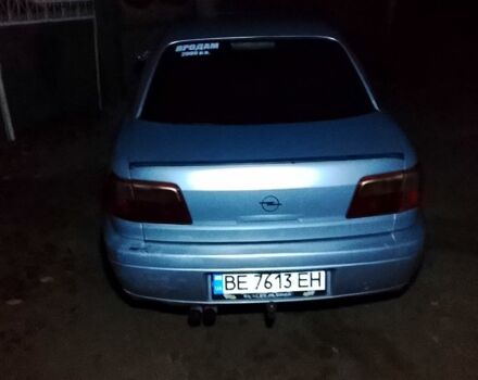Сірий Опель Омега, об'ємом двигуна 2.2 л та пробігом 384 тис. км за 2000 $, фото 5 на Automoto.ua