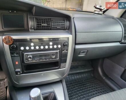 Серый Опель Омега, объемом двигателя 2.2 л и пробегом 300 тыс. км за 1900 $, фото 1 на Automoto.ua