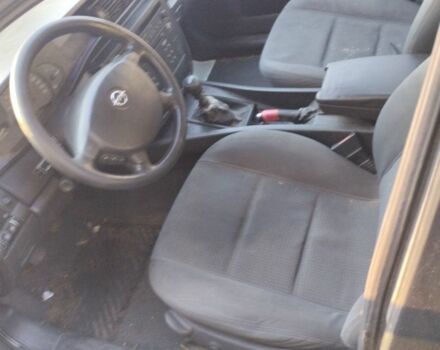 Сірий Опель Омега, об'ємом двигуна 2 л та пробігом 300 тис. км за 800 $, фото 4 на Automoto.ua