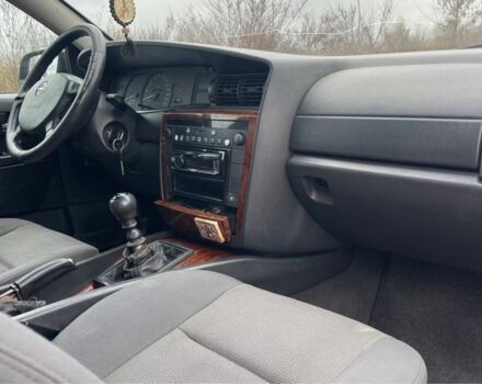 Серый Опель Омега, объемом двигателя 2.2 л и пробегом 300 тыс. км за 2500 $, фото 12 на Automoto.ua