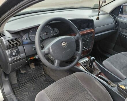 Сірий Опель Омега, об'ємом двигуна 2.2 л та пробігом 350 тис. км за 3500 $, фото 6 на Automoto.ua