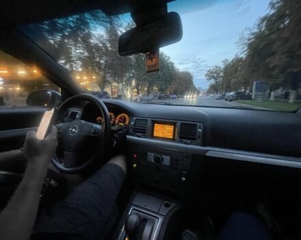 Опель Омега 2007 в Новомосковске на Automoto.ua Серый Опель Омега, объемом двигателя 2.2 л и пробегом 320 тыс. км за 5200 $, фото 13 на Automoto.ua