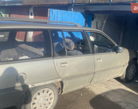 Серый Опель Омега, объемом двигателя 1.8 л и пробегом 300 тыс. км за 1200 $, фото 6 на Automoto.ua