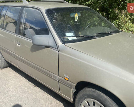 Серый Опель Омега, объемом двигателя 1.8 л и пробегом 300 тыс. км за 1200 $, фото 1 на Automoto.ua