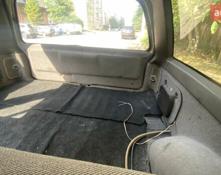 Серый Опель Омега, объемом двигателя 1.8 л и пробегом 300 тыс. км за 1200 $, фото 12 на Automoto.ua