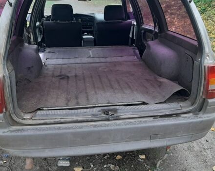 Серый Опель Омега, объемом двигателя 1.8 л и пробегом 200 тыс. км за 1313 $, фото 2 на Automoto.ua