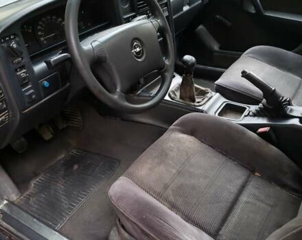 Серый Опель Омега, объемом двигателя 2 л и пробегом 440 тыс. км за 1099 $, фото 4 на Automoto.ua