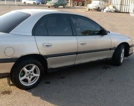 Серый Опель Омега, объемом двигателя 2 л и пробегом 320 тыс. км за 2300 $, фото 3 на Automoto.ua