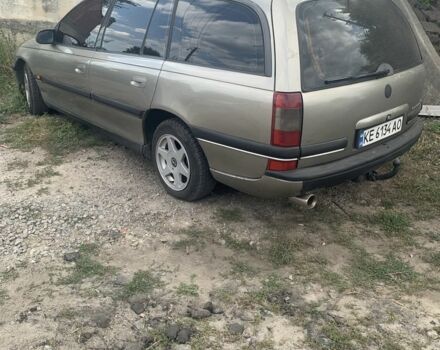 Сірий Опель Омега, об'ємом двигуна 2.5 л та пробігом 224 тис. км за 3000 $, фото 7 на Automoto.ua