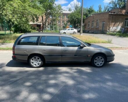 Серый Опель Омега, объемом двигателя 2 л и пробегом 485 тыс. км за 2000 $, фото 1 на Automoto.ua