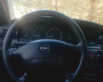 Сірий Опель Омега, об'ємом двигуна 2 л та пробігом 420 тис. км за 1800 $, фото 3 на Automoto.ua