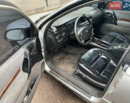 Серый Опель Омега, объемом двигателя 2 л и пробегом 300 тыс. км за 1750 $, фото 5 на Automoto.ua