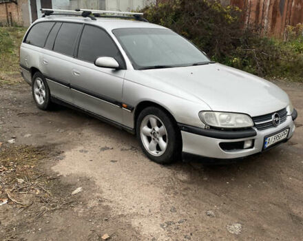 Серый Опель Омега, объемом двигателя 2 л и пробегом 300 тыс. км за 1750 $, фото 1 на Automoto.ua