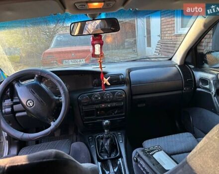 Сірий Опель Омега, об'ємом двигуна 2 л та пробігом 440 тис. км за 1900 $, фото 1 на Automoto.ua