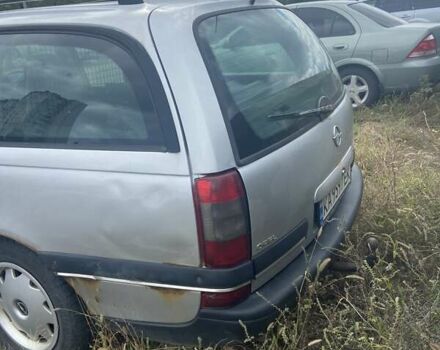 Сірий Опель Омега, об'ємом двигуна 2 л та пробігом 160 тис. км за 2400 $, фото 5 на Automoto.ua