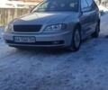 Сірий Опель Омега, об'ємом двигуна 2.2 л та пробігом 348 тис. км за 3200 $, фото 1 на Automoto.ua