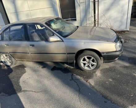 Серый Опель Омега, объемом двигателя 2 л и пробегом 260 тыс. км за 1050 $, фото 4 на Automoto.ua