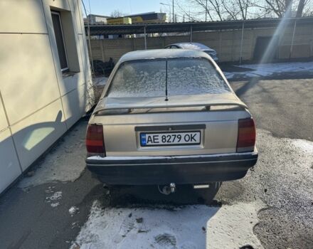 Серый Опель Омега, объемом двигателя 2 л и пробегом 260 тыс. км за 1050 $, фото 6 на Automoto.ua