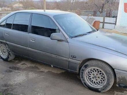 Опель Омега 1986 в Гайсине на Automoto.ua Серый Опель Омега, объемом двигателя 2 л и пробегом 250 тыс. км за 600 $, фото 1 на Automoto.ua