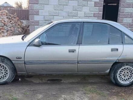 Опель Омега 1986 в Гайсине на Automoto.ua Серый Опель Омега, объемом двигателя 2 л и пробегом 250 тыс. км за 600 $, фото 1 на Automoto.ua