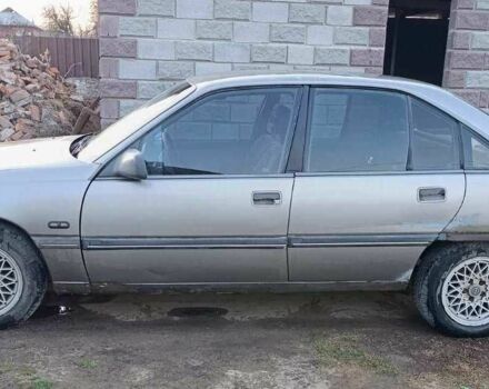 Сірий Опель Омега, об'ємом двигуна 2 л та пробігом 250 тис. км за 600 $, фото 1 на Automoto.ua