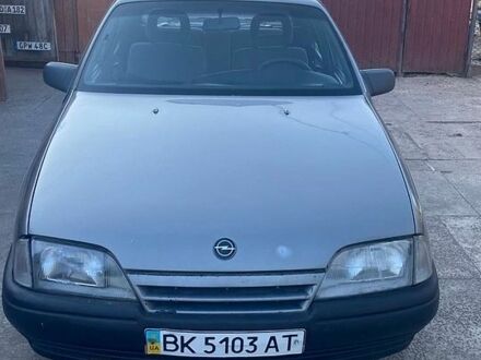 Сірий Опель Омега, об'ємом двигуна 2 л та пробігом 330 тис. км за 1400 $, фото 1 на Automoto.ua