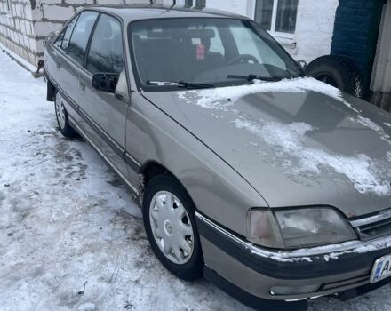 Серый Опель Омега, объемом двигателя 2 л и пробегом 330 тыс. км за 1100 $, фото 1 на Automoto.ua