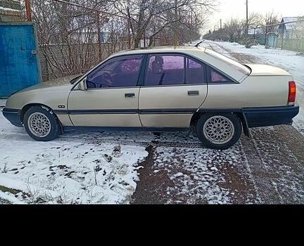 Серый Опель Омега, объемом двигателя 2 л и пробегом 280 тыс. км за 1300 $, фото 1 на Automoto.ua