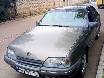Сірий Опель Омега, об'ємом двигуна 2 л та пробігом 378 тис. км за 800 $, фото 1 на Automoto.ua