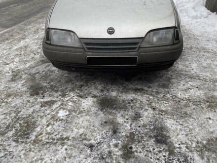 Серый Опель Омега, объемом двигателя 1.8 л и пробегом 100 тыс. км за 900 $, фото 1 на Automoto.ua