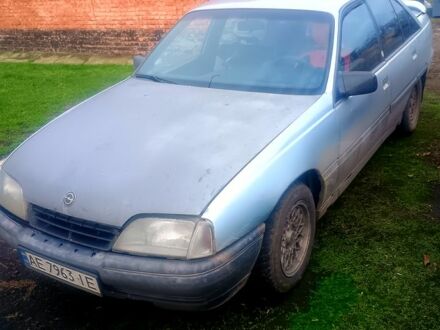Серый Опель Омега, объемом двигателя 2 л и пробегом 400 тыс. км за 1000 $, фото 1 на Automoto.ua