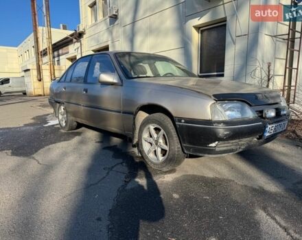 Серый Опель Омега, объемом двигателя 2 л и пробегом 266 тыс. км за 1100 $, фото 1 на Automoto.ua
