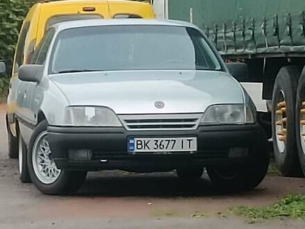 Опель Омега 1987 в Ровно на Automoto.ua Серый Опель Омега, объемом двигателя 2 л и пробегом 222 тыс. км за 1800 $, фото 1 на Automoto.ua