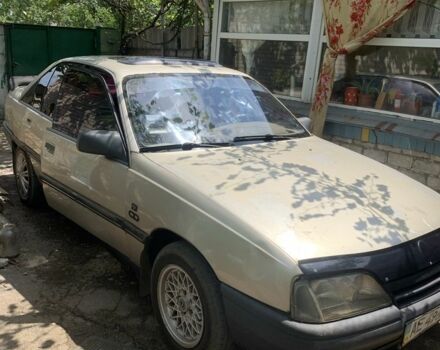 Серый Опель Омега, объемом двигателя 2 л и пробегом 1 тыс. км за 695 $, фото 1 на Automoto.ua