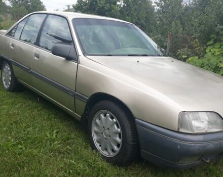 Серый Опель Омега, объемом двигателя 2 л и пробегом 305 тыс. км за 1750 $, фото 1 на Automoto.ua