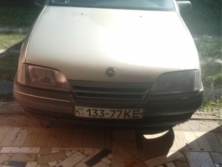 Сірий Опель Омега, об'ємом двигуна 1 л та пробігом 260 тис. км за 1750 $, фото 1 на Automoto.ua