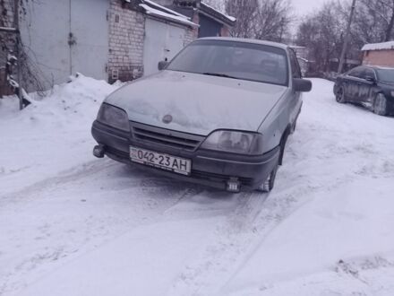 Серый Опель Омега, объемом двигателя 0 л и пробегом 100 тыс. км за 600 $, фото 1 на Automoto.ua