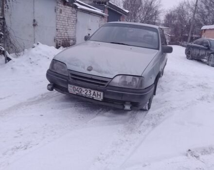 Сірий Опель Омега, об'ємом двигуна 0 л та пробігом 100 тис. км за 600 $, фото 1 на Automoto.ua
