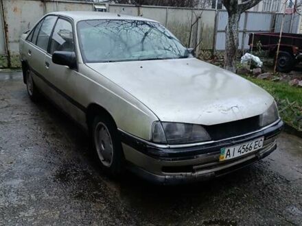 Серый Опель Омега, объемом двигателя 1.8 л и пробегом 500 тыс. км за 400 $, фото 1 на Automoto.ua